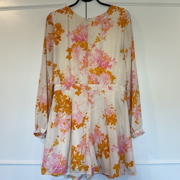 Anthropologie Paper Crown Muri Cream Floral Long Sleeve Romper Size Small - Picture 7 of 15